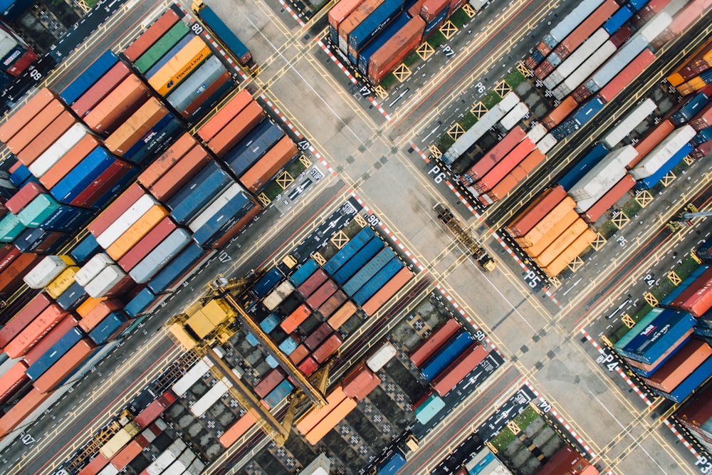 Cảng biển và logistics